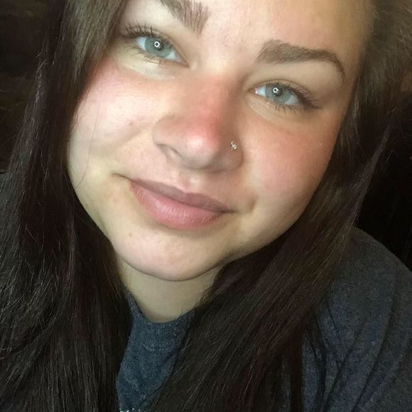 Meet your Posher, Katelyn - Picture 1 of 1